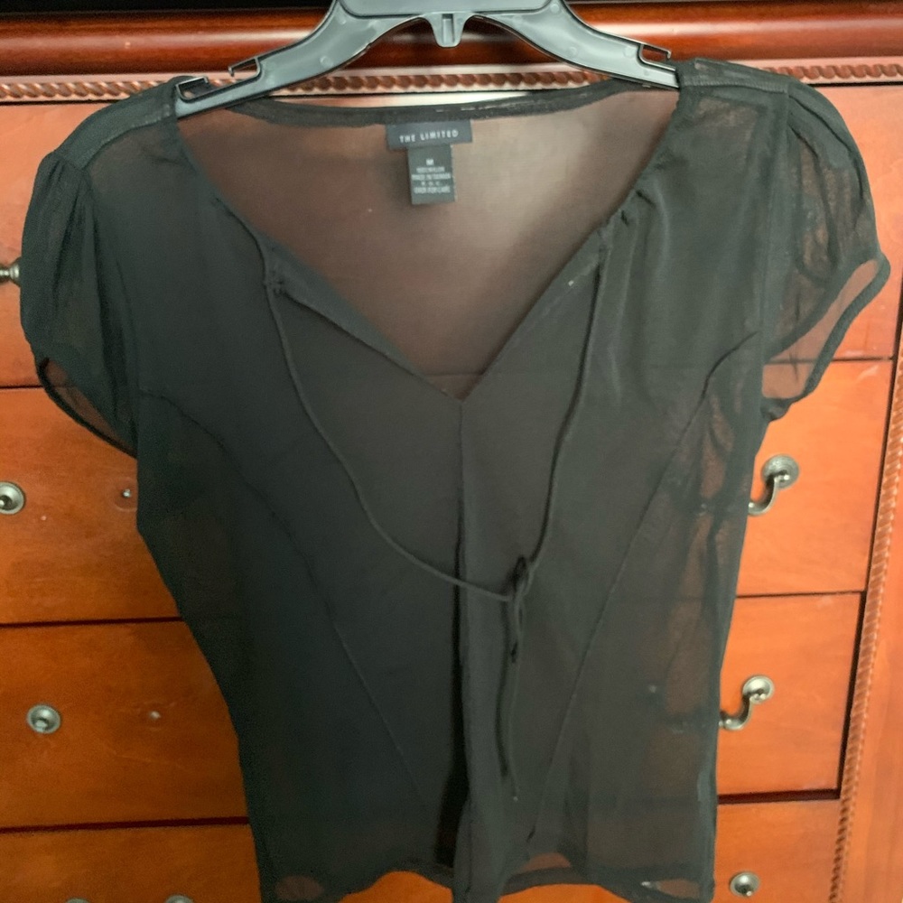 The limited top size medium